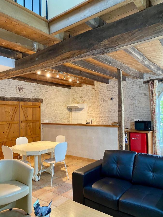 Domaine De La Laigne - Spa Asnieres-la-Giraud Екстер'єр фото