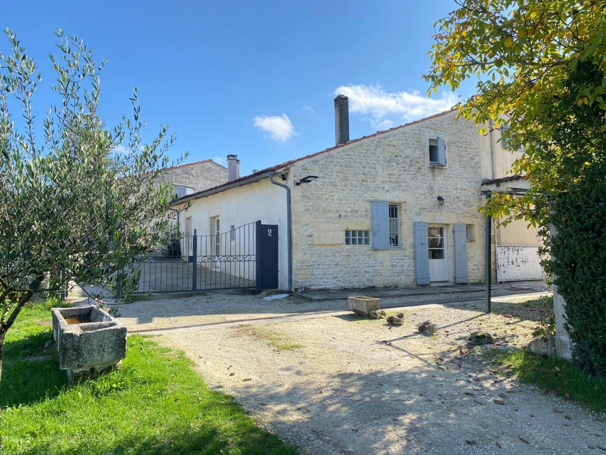 Domaine De La Laigne - Spa Asnieres-la-Giraud Екстер'єр фото