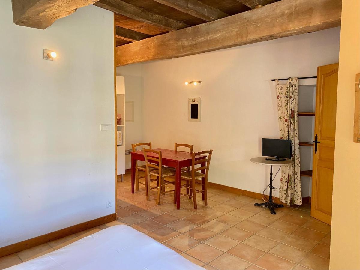 Domaine De La Laigne - Spa Asnieres-la-Giraud Екстер'єр фото